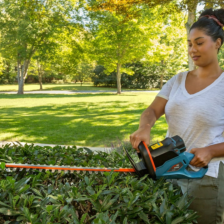 SENIX 58 Volt Max 22 Inch Cordless Brushless Hedge Trimmer, Double Sided Dual Action Blades, 2/3 Cutting Capacity (Battery and Charger Included) HTX5 M